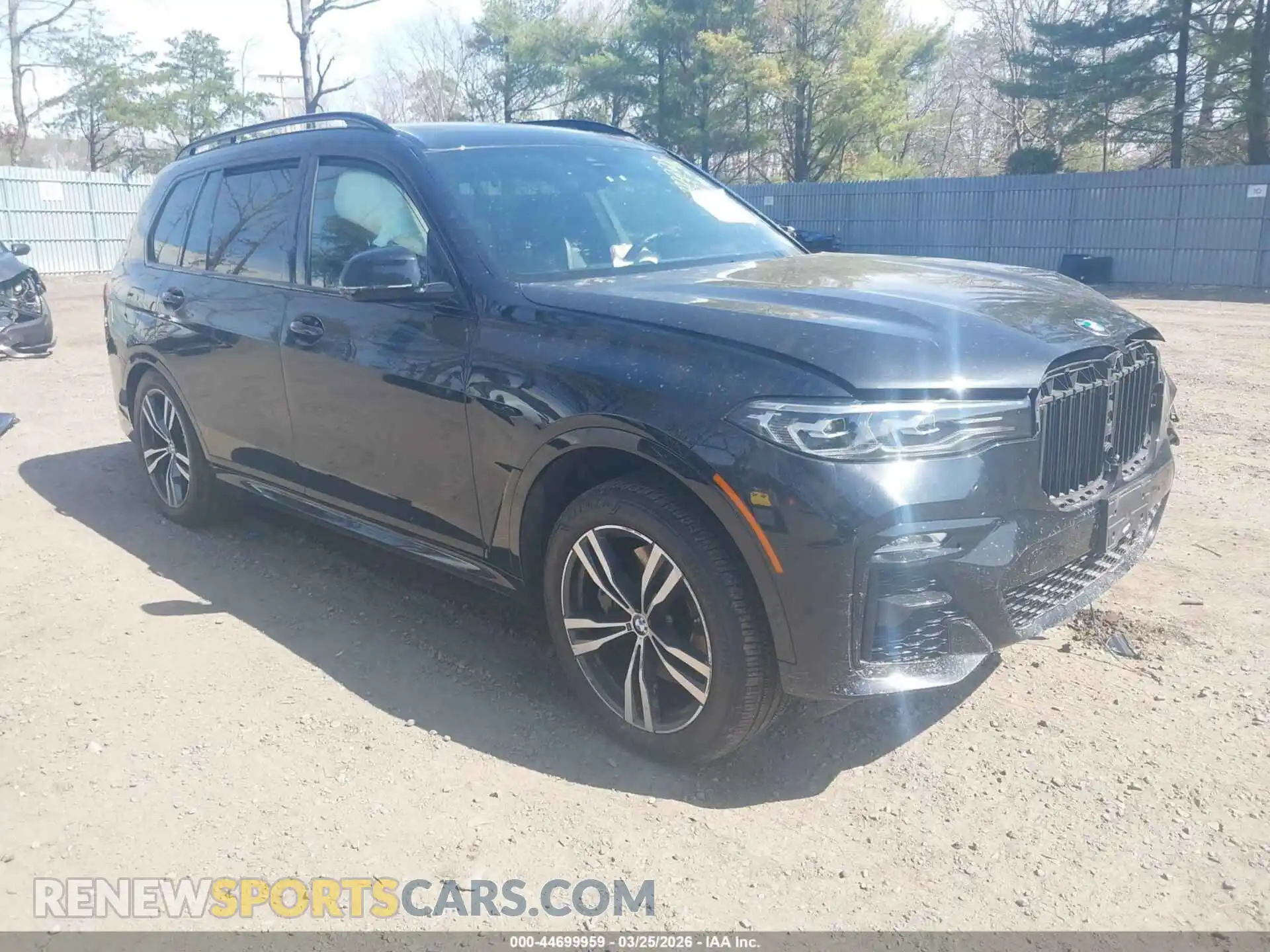 1 Photograph of a damaged car 5UXCW2C02N9K70075 BMW X7 2022