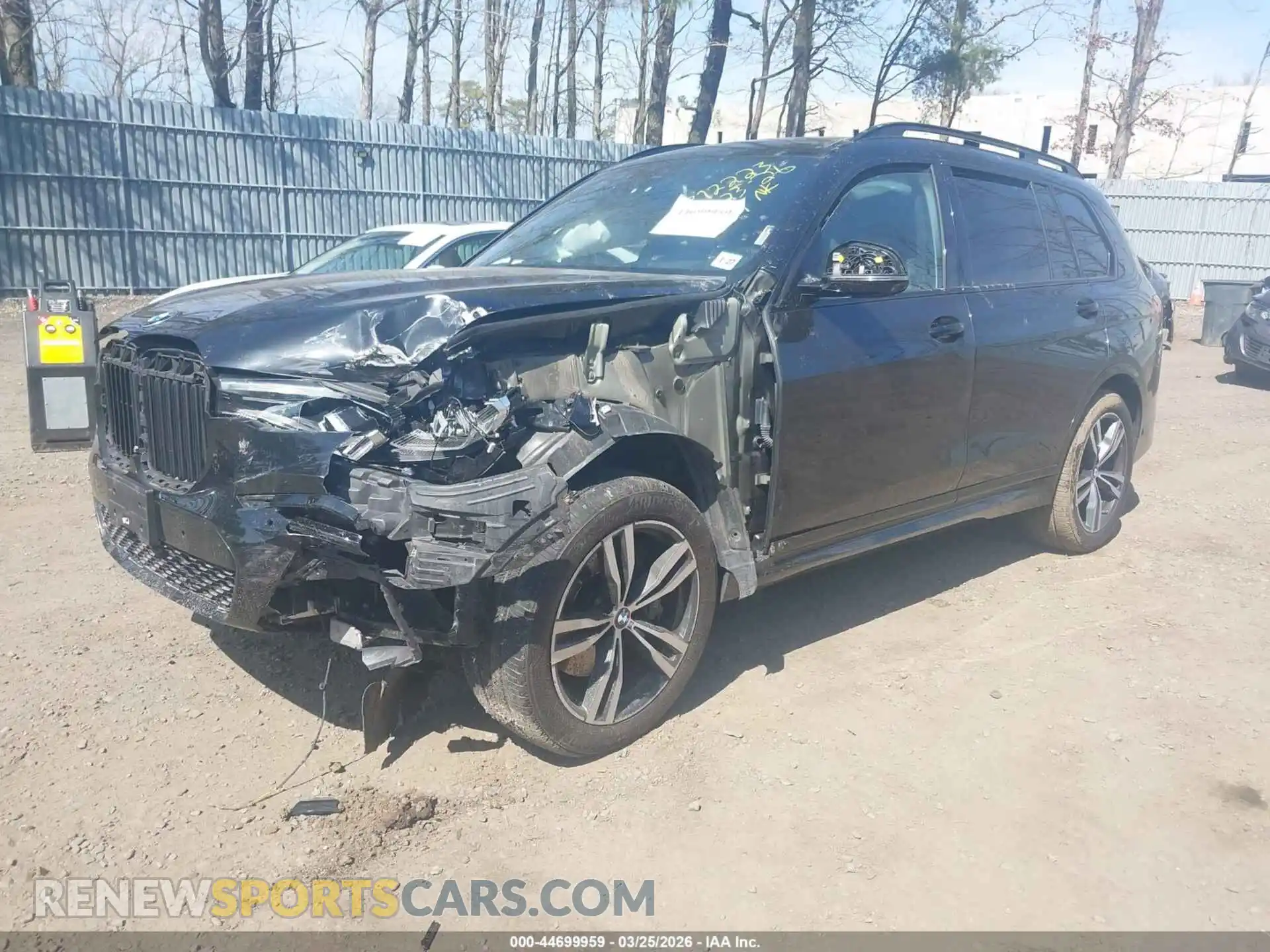 2 Photograph of a damaged car 5UXCW2C02N9K70075 BMW X7 2022
