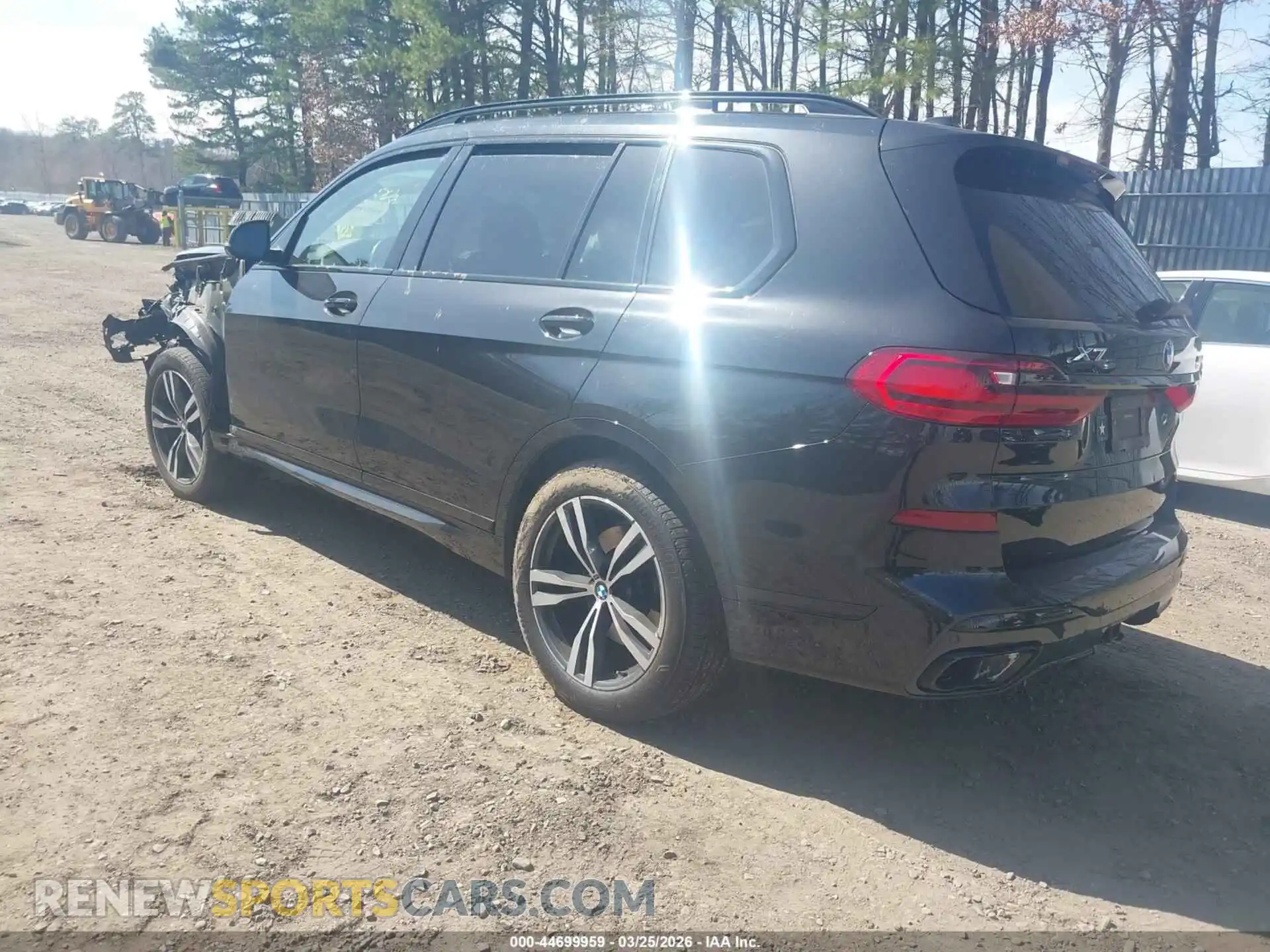 3 Photograph of a damaged car 5UXCW2C02N9K70075 BMW X7 2022