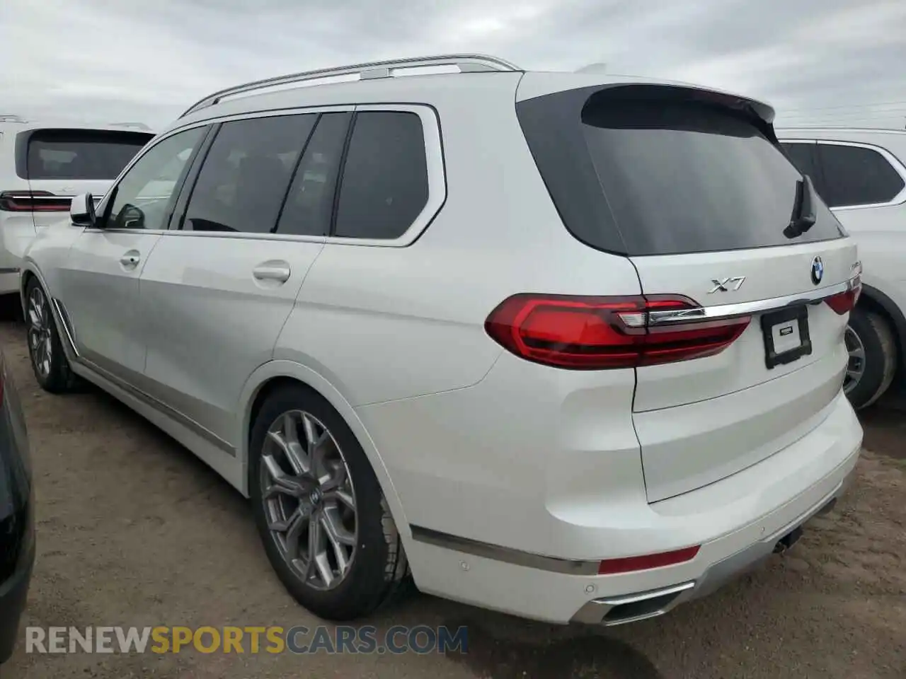 2 Photograph of a damaged car 5UXCW2C02N9K94134 BMW X7 2022
