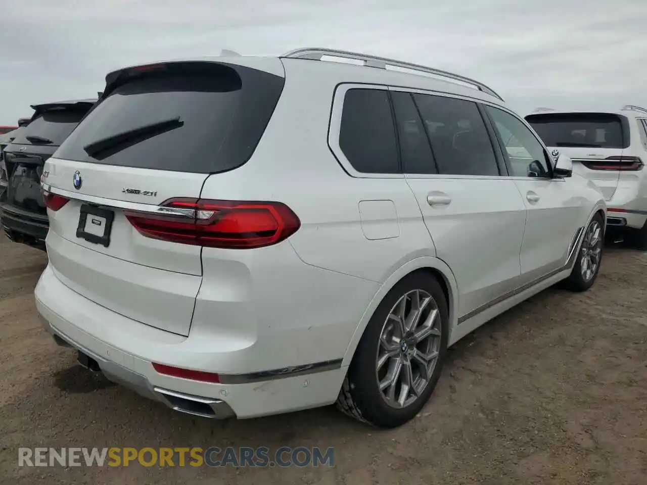 3 Photograph of a damaged car 5UXCW2C02N9K94134 BMW X7 2022
