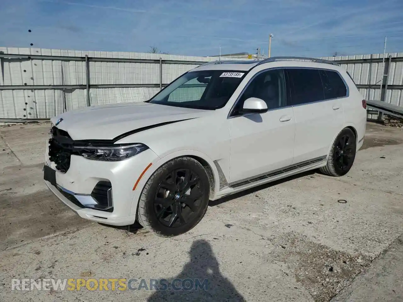 1 Photograph of a damaged car 5UXCW2C02N9L61332 BMW X7 2022