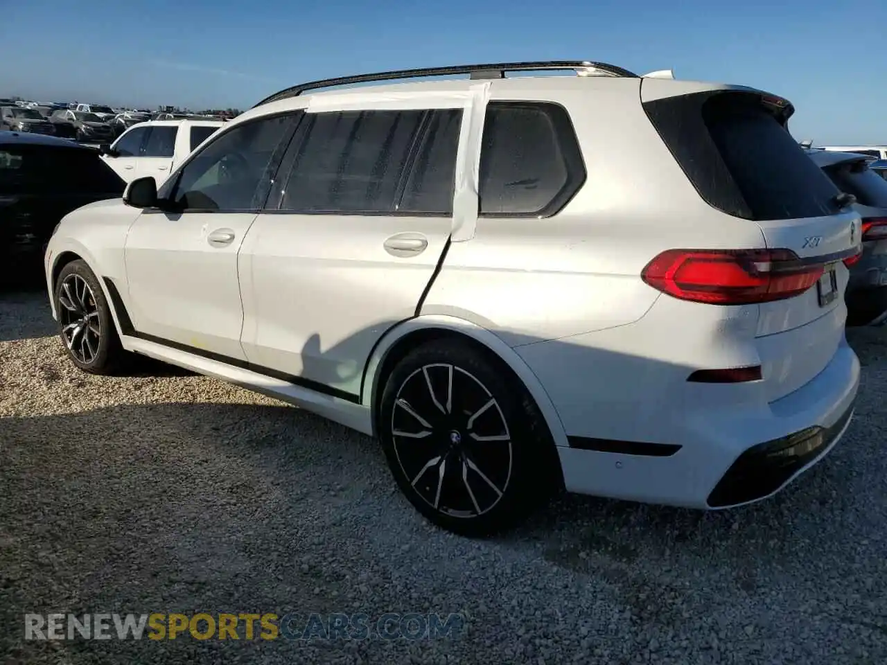 2 Photograph of a damaged car 5UXCW2C02N9M94818 BMW X7 2022