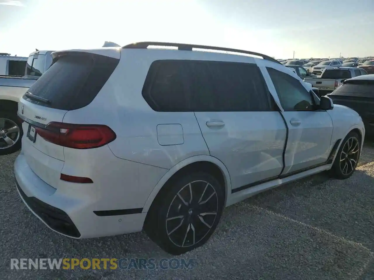 3 Photograph of a damaged car 5UXCW2C02N9M94818 BMW X7 2022