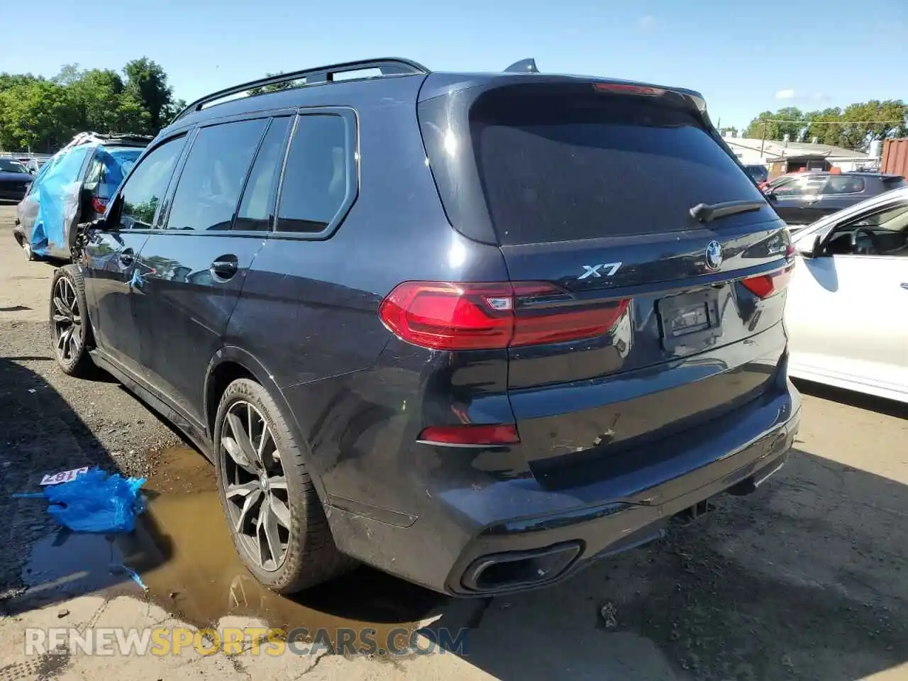 2 Photograph of a damaged car 5UXCW2C03N9L08641 BMW X7 2022