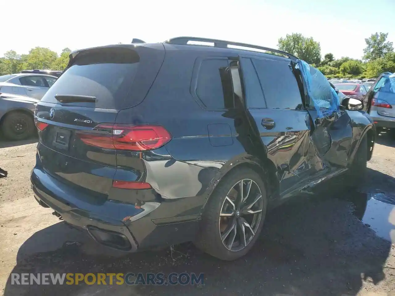 3 Photograph of a damaged car 5UXCW2C03N9L08641 BMW X7 2022