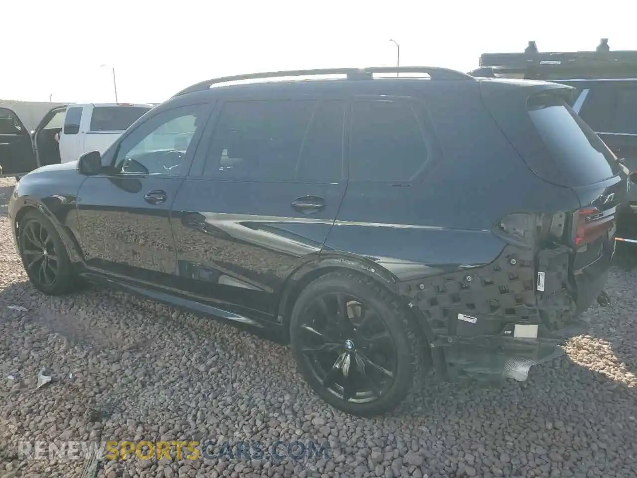2 Photograph of a damaged car 5UXCW2C03N9M08478 BMW X7 2022
