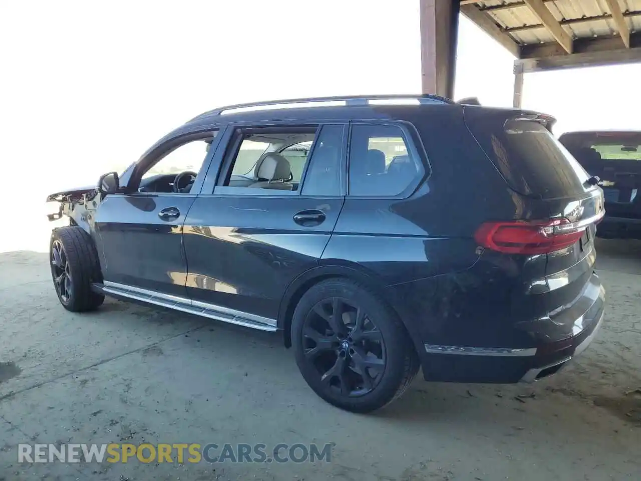 2 Photograph of a damaged car 5UXCW2C04N9M56782 BMW X7 2022