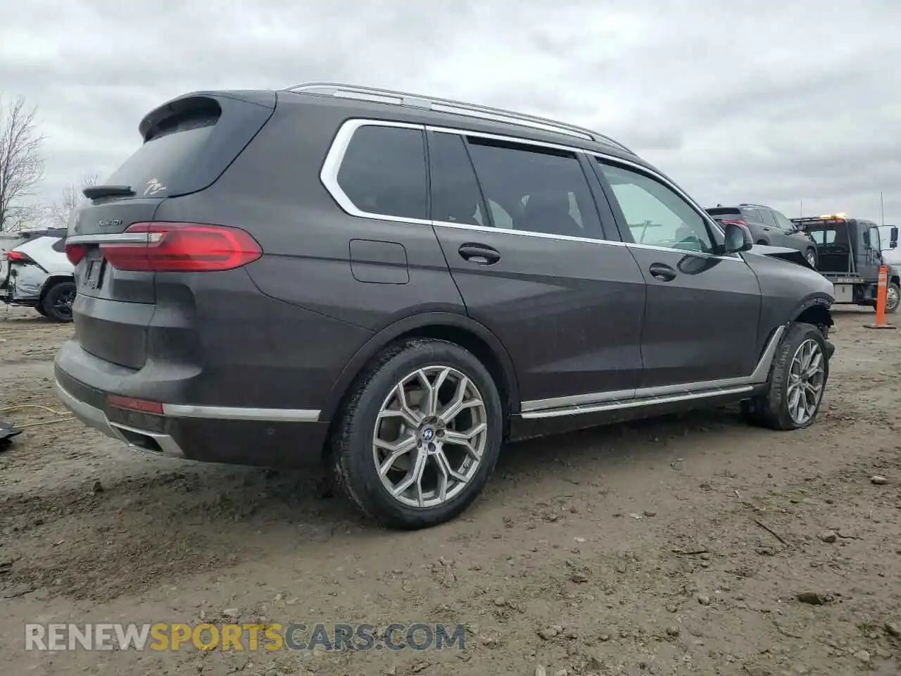 3 Photograph of a damaged car 5UXCW2C04N9M75073 BMW X7 2022