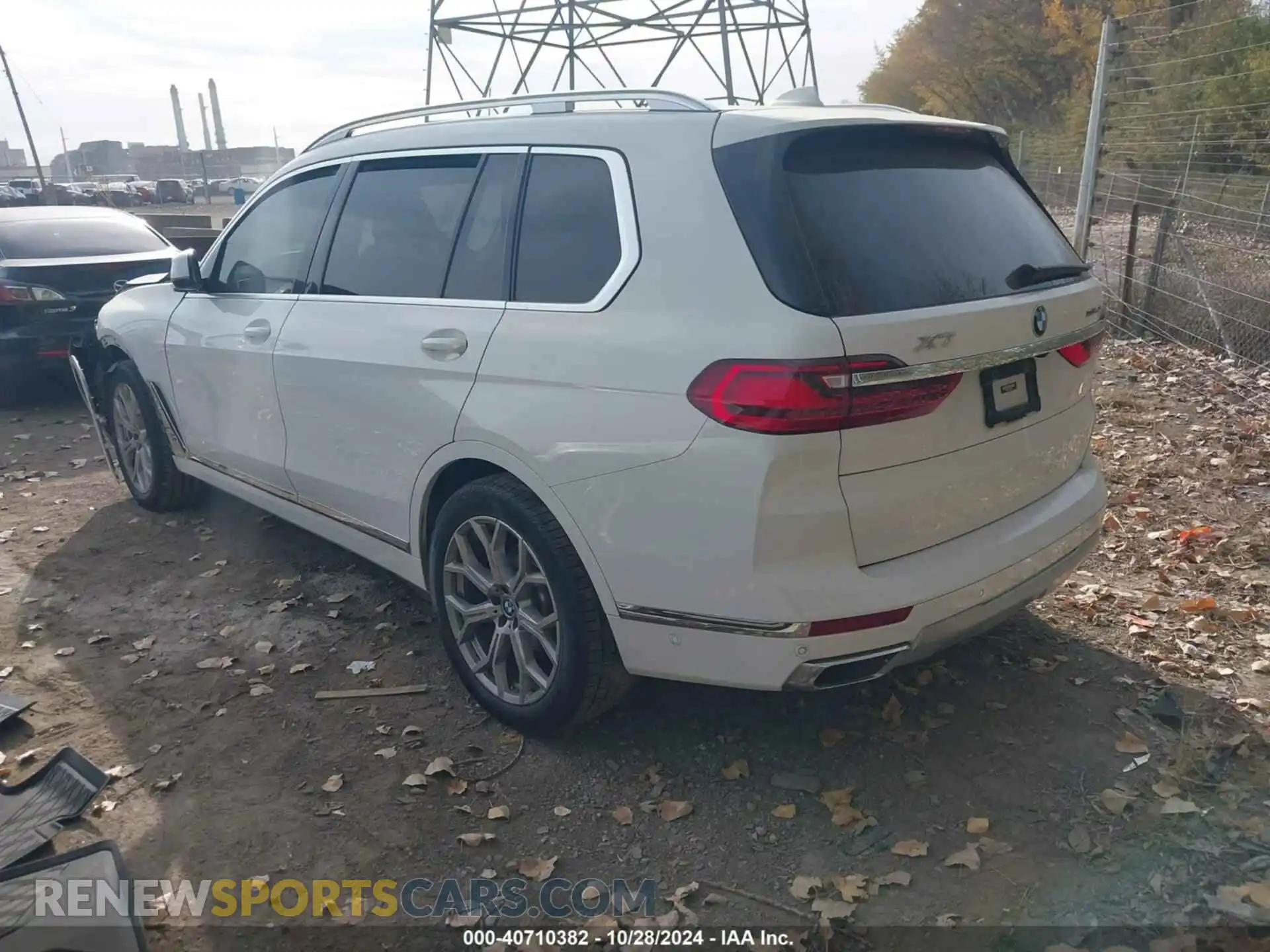 3 Photograph of a damaged car 5UXCW2C04N9M94139 BMW X7 2022