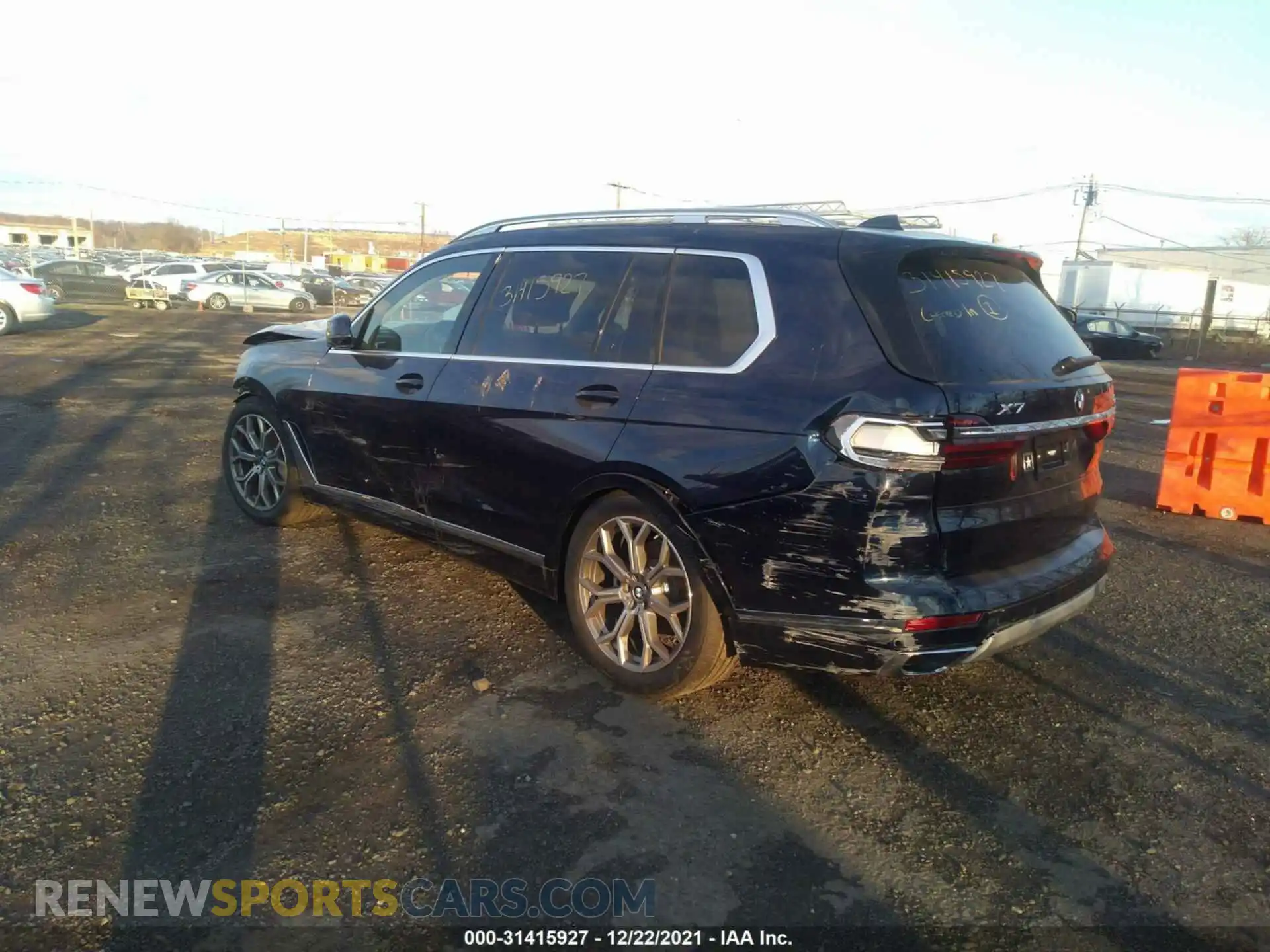 3 Photograph of a damaged car 5UXCW2C05N9J47340 BMW X7 2022