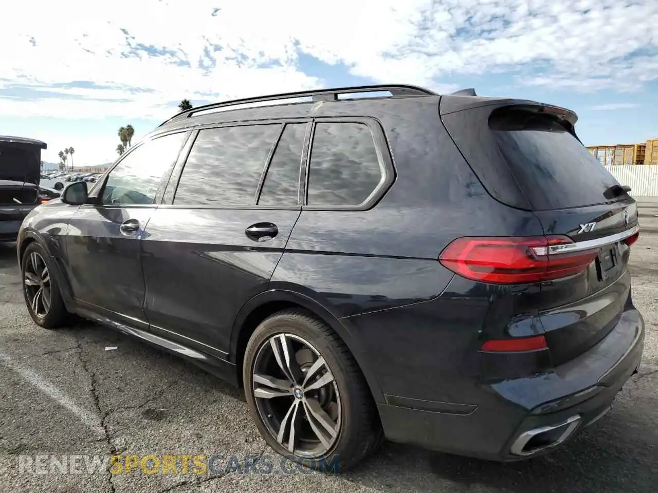 2 Photograph of a damaged car 5UXCW2C05N9K49544 BMW X7 2022
