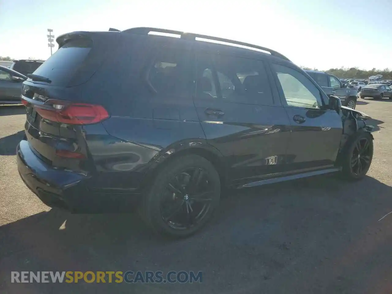 3 Photograph of a damaged car 5UXCW2C05N9L13727 BMW X7 2022