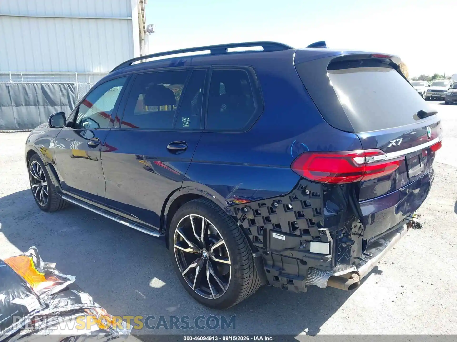 3 Photograph of a damaged car 5UXCW2C05N9L29832 BMW X7 2022