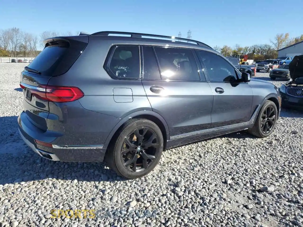 3 Photograph of a damaged car 5UXCW2C05N9M82243 BMW X7 2022