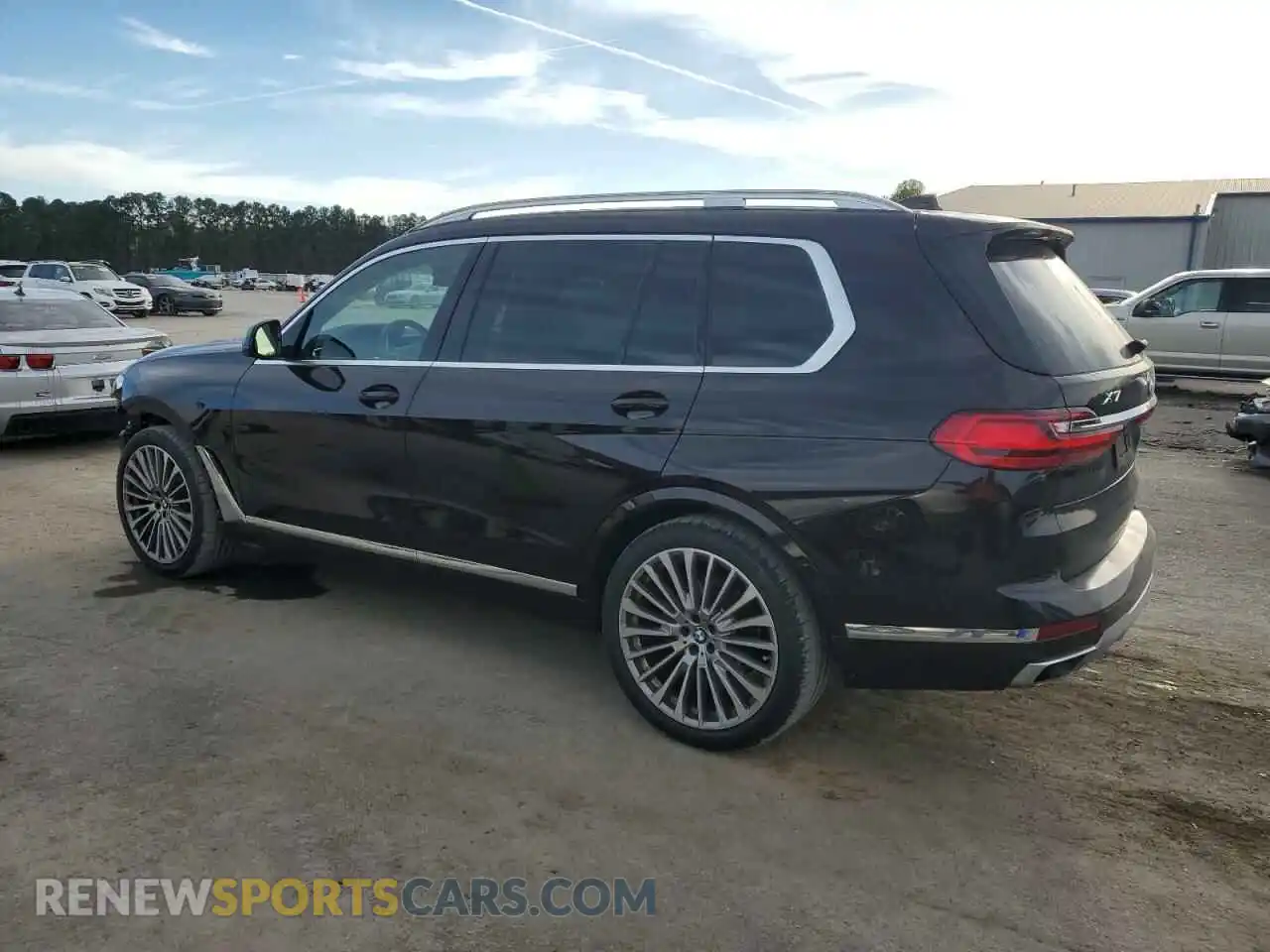 2 Photograph of a damaged car 5UXCW2C05N9M91878 BMW X7 2022