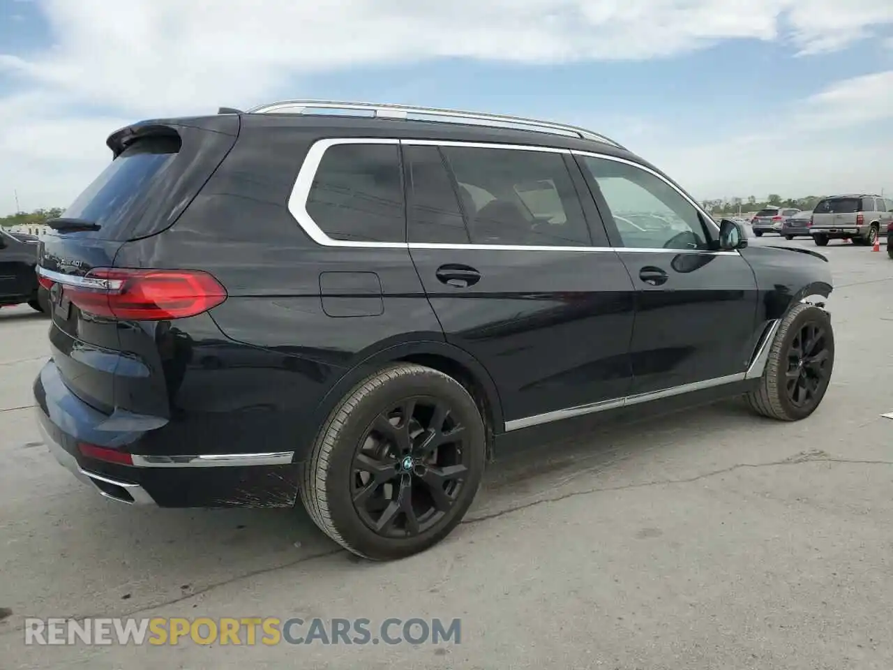 3 Photograph of a damaged car 5UXCW2C05N9N00658 BMW X7 2022