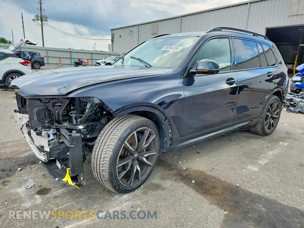 1 Photograph of a damaged car 5UXCW2C06N9K18464 BMW X7 2022