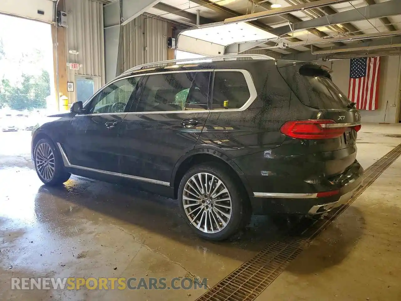 2 Photograph of a damaged car 5UXCW2C07N9J70957 BMW X7 2022