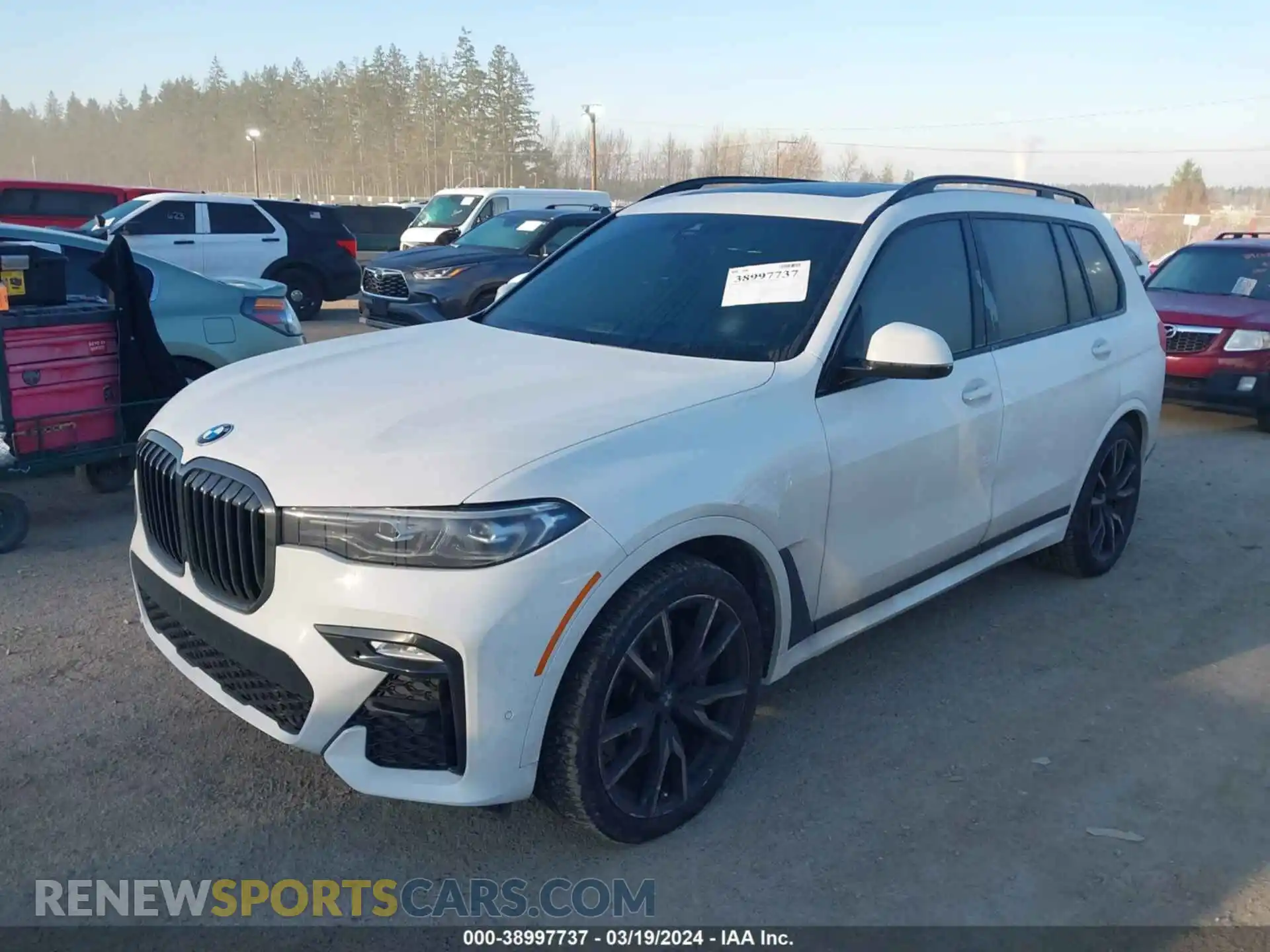 2 Photograph of a damaged car 5UXCW2C07N9L41965 BMW X7 2022