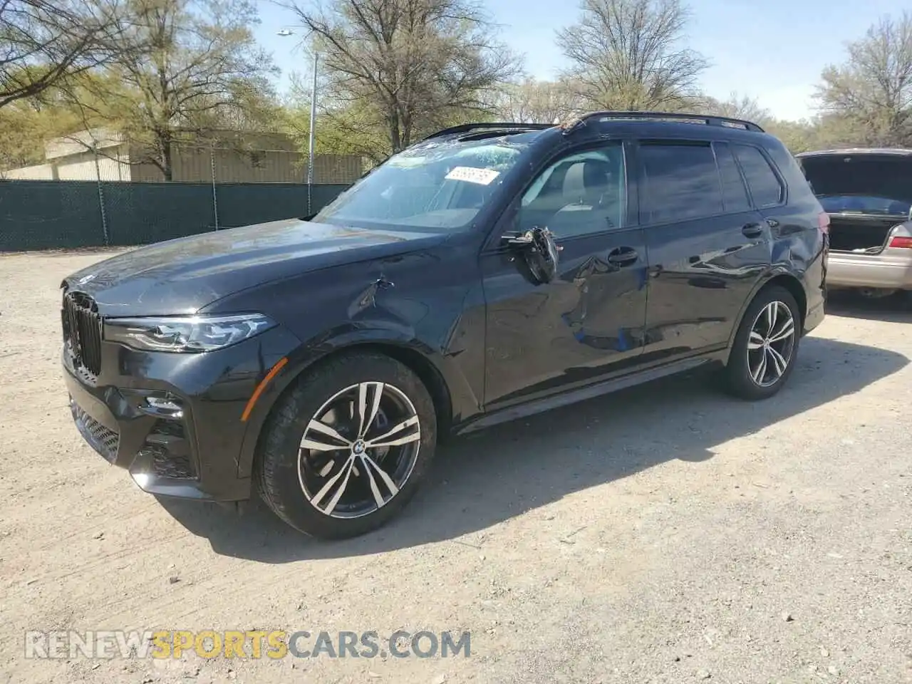 1 Photograph of a damaged car 5UXCW2C07N9L74738 BMW X7 2022