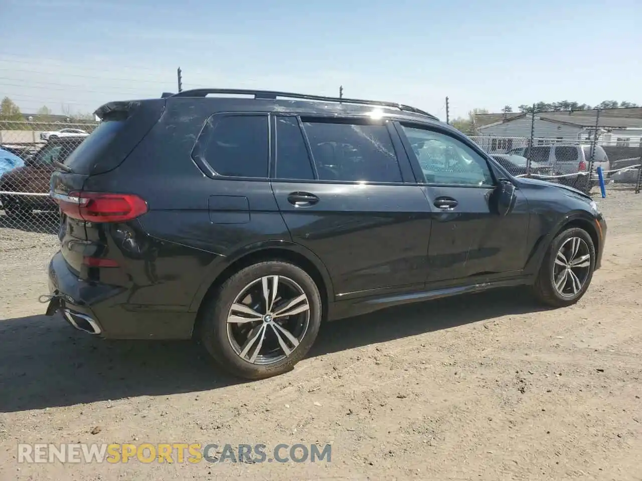 3 Photograph of a damaged car 5UXCW2C07N9L74738 BMW X7 2022