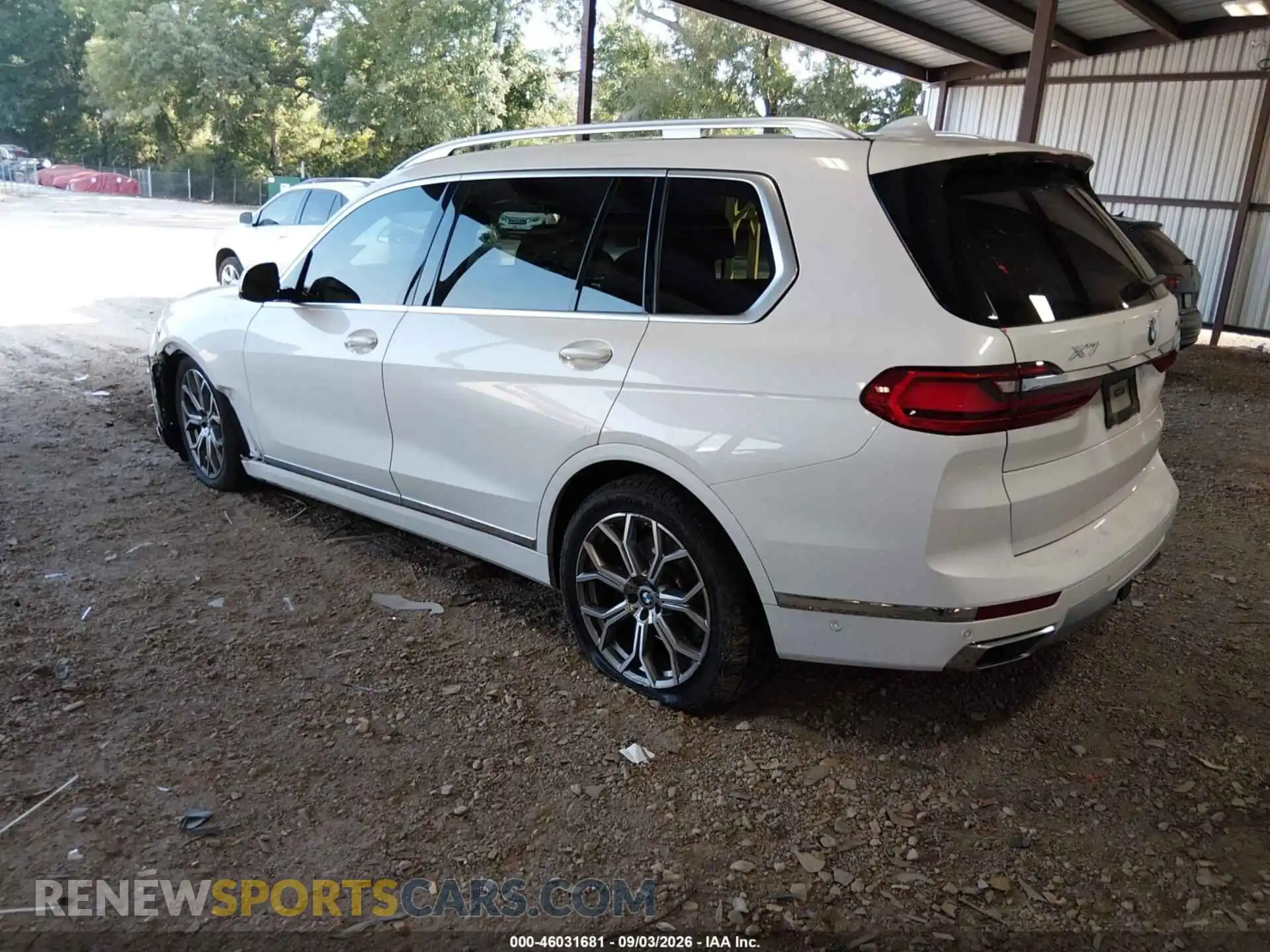 3 Photograph of a damaged car 5UXCW2C07N9L79552 BMW X7 2022