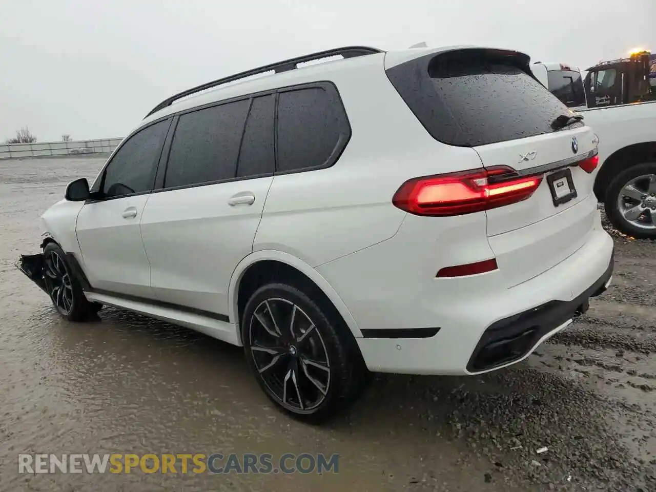 2 Photograph of a damaged car 5UXCW2C07N9M77593 BMW X7 2022
