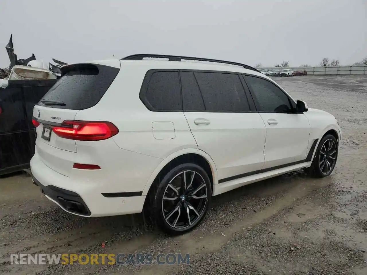 3 Photograph of a damaged car 5UXCW2C07N9M77593 BMW X7 2022
