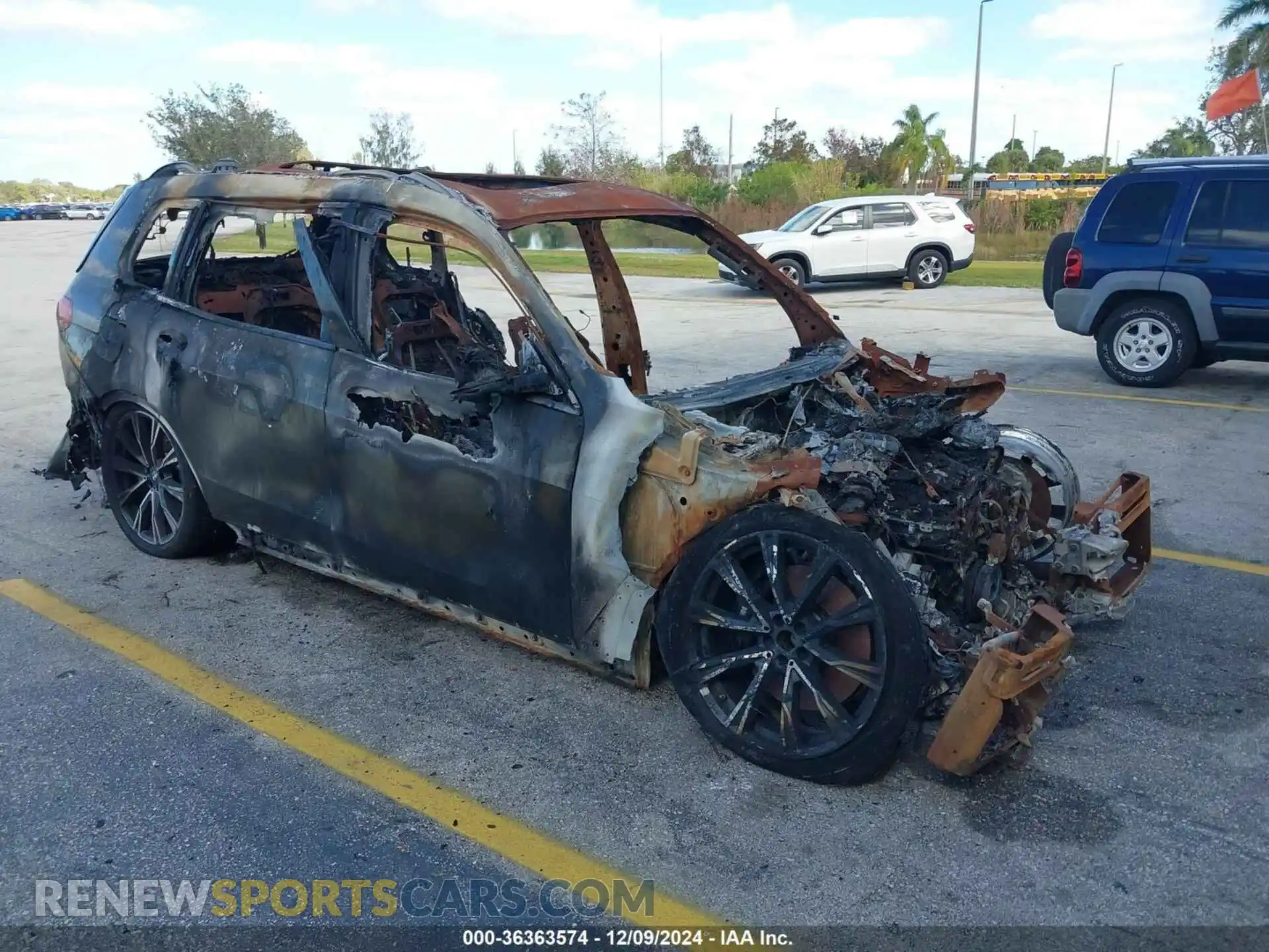 1 Photograph of a damaged car 5UXCW2C07N9N02332 BMW X7 2022