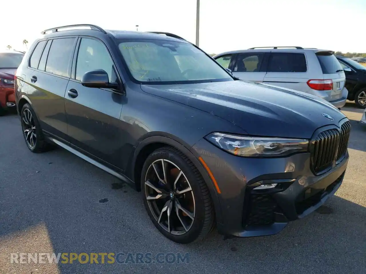 1 Photograph of a damaged car 5UXCW2C08N9J30676 BMW X7 2022