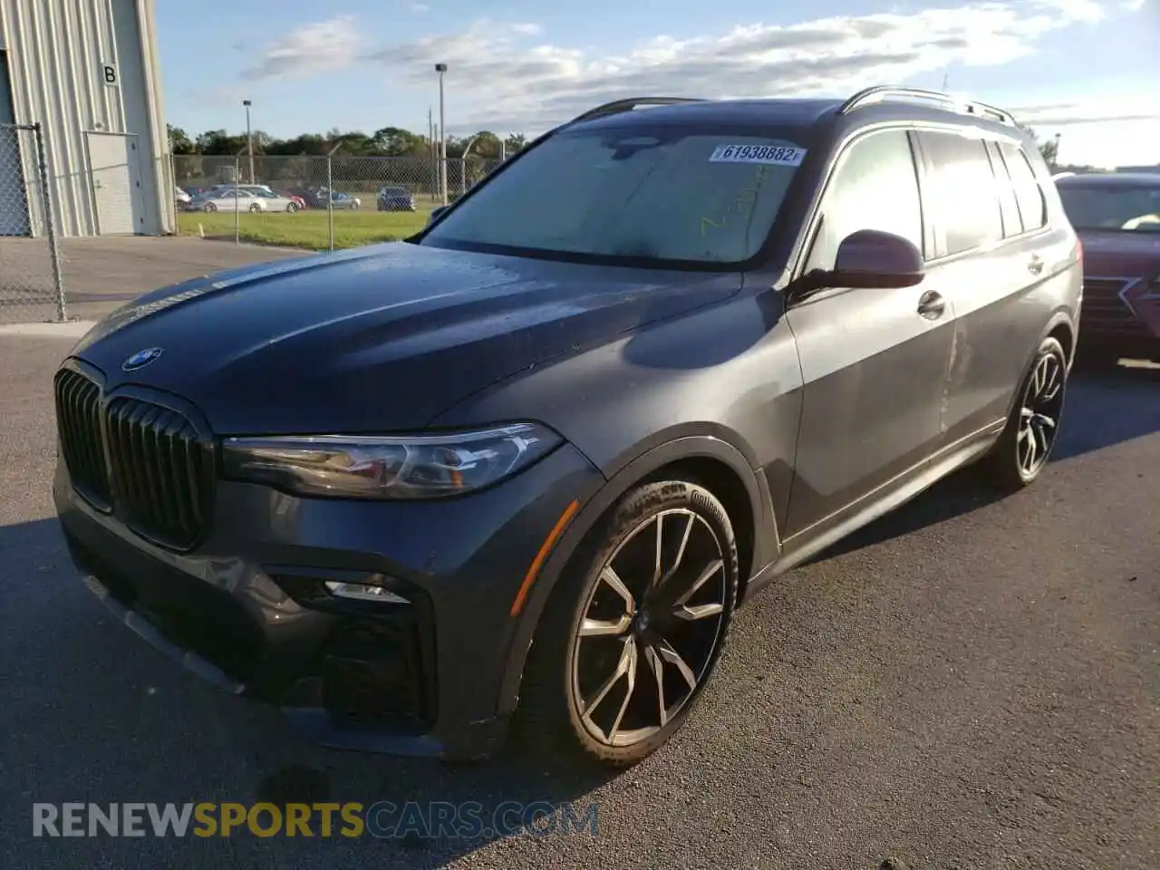 2 Photograph of a damaged car 5UXCW2C08N9J30676 BMW X7 2022