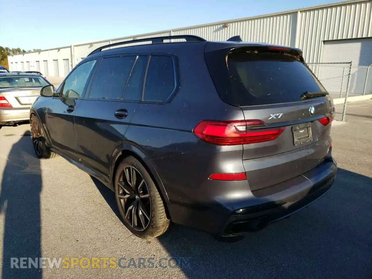 3 Photograph of a damaged car 5UXCW2C08N9J30676 BMW X7 2022