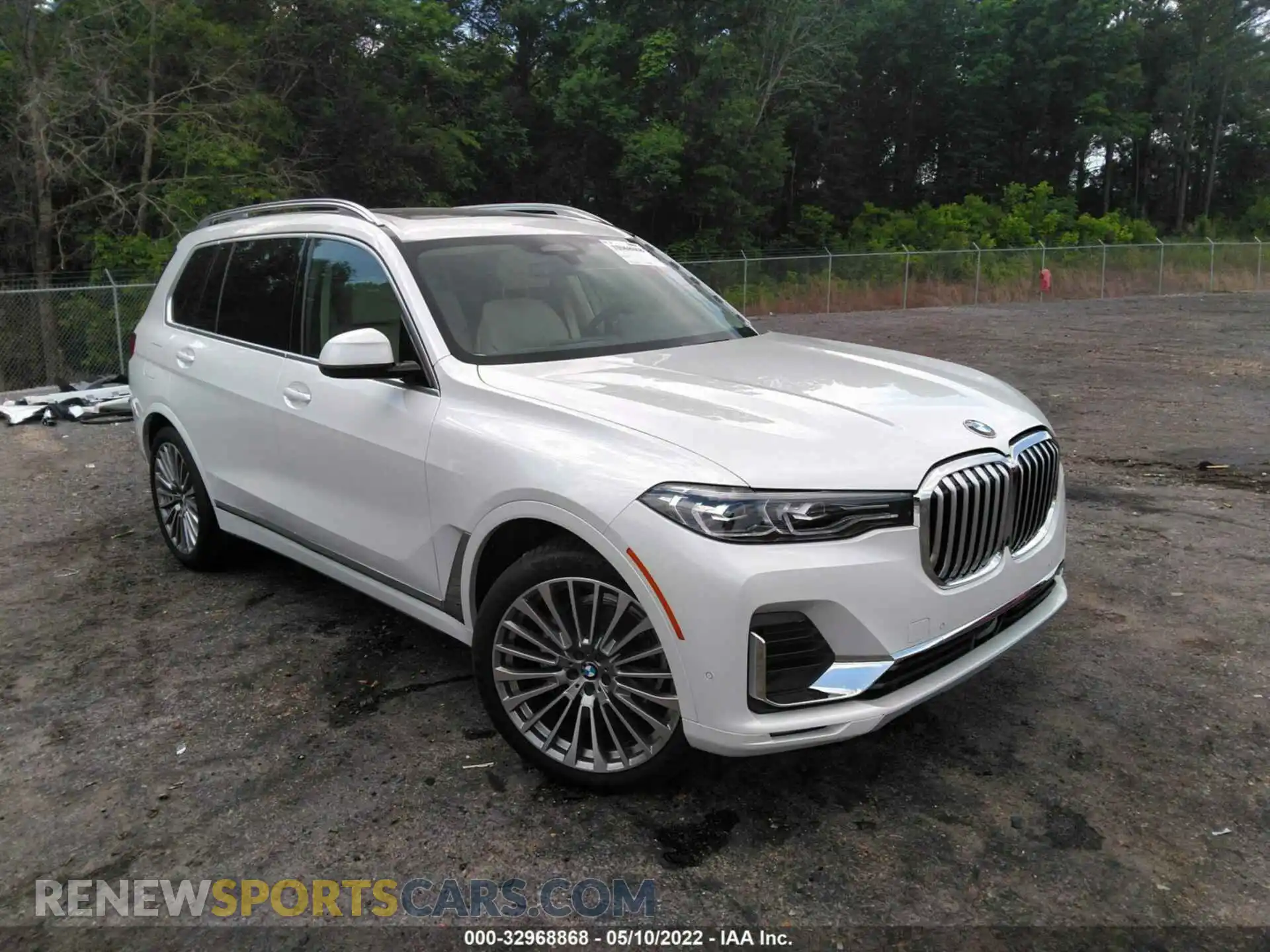 1 Photograph of a damaged car 5UXCW2C08N9K44628 BMW X7 2022