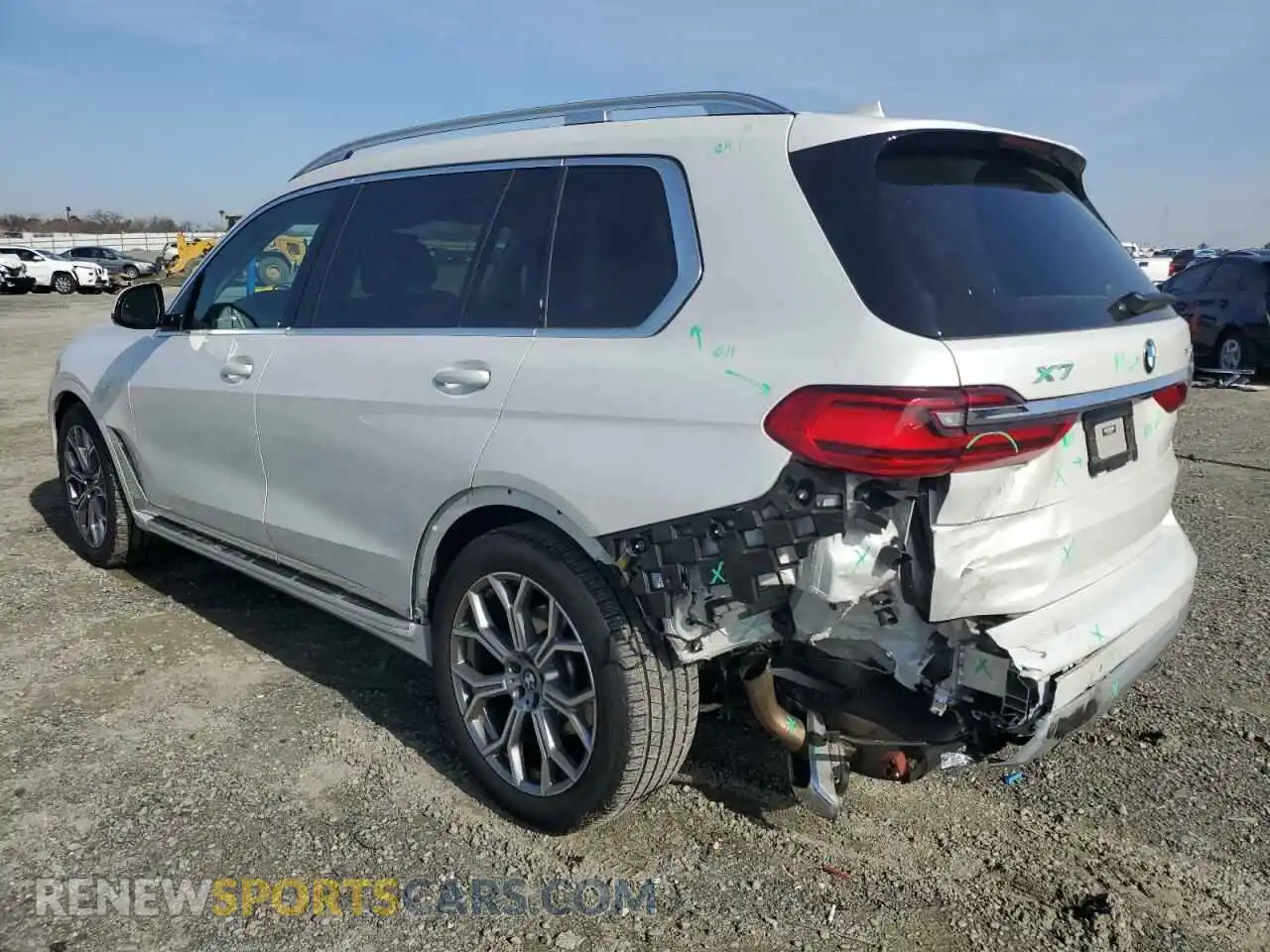 2 Photograph of a damaged car 5UXCW2C08N9K89262 BMW X7 2022