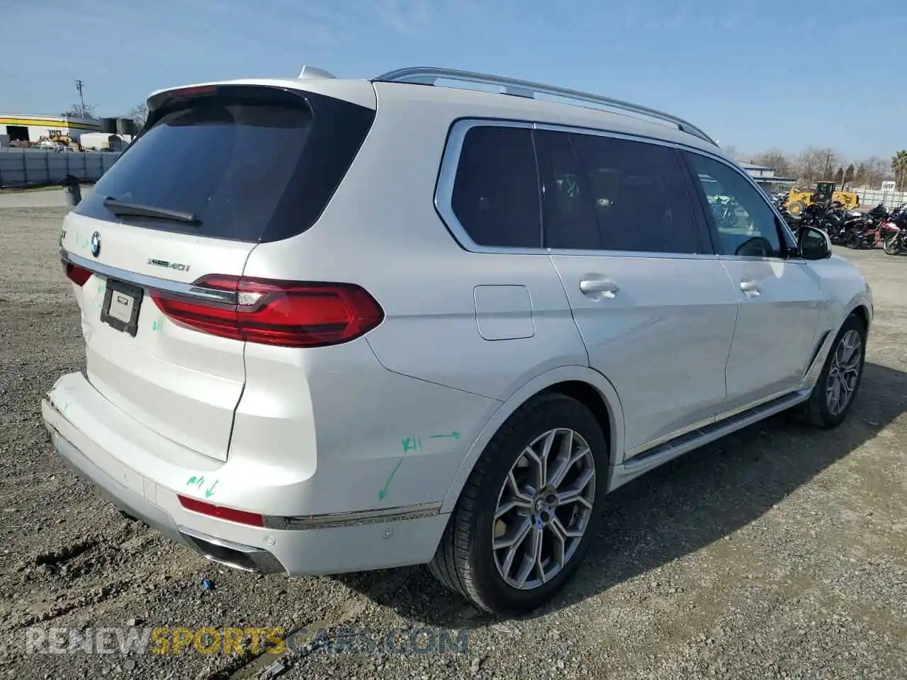 3 Photograph of a damaged car 5UXCW2C08N9K89262 BMW X7 2022