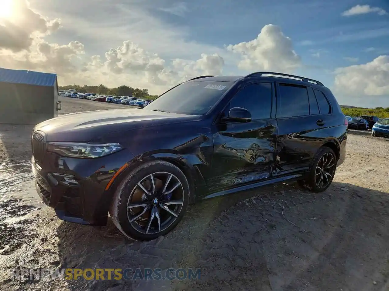 1 Photograph of a damaged car 5UXCW2C08N9M13241 BMW X7 2022