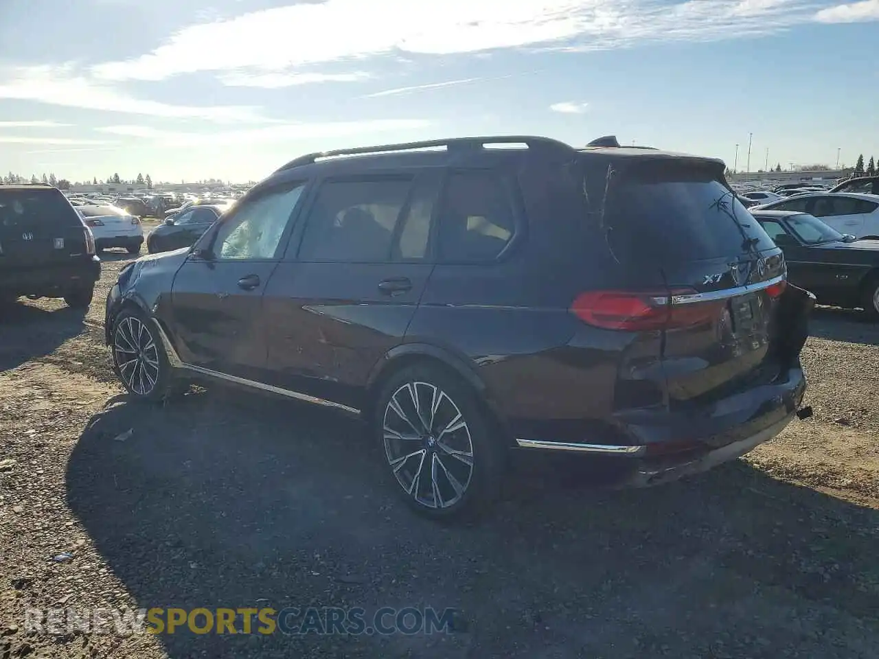 2 Photograph of a damaged car 5UXCW2C08N9M59250 BMW X7 2022