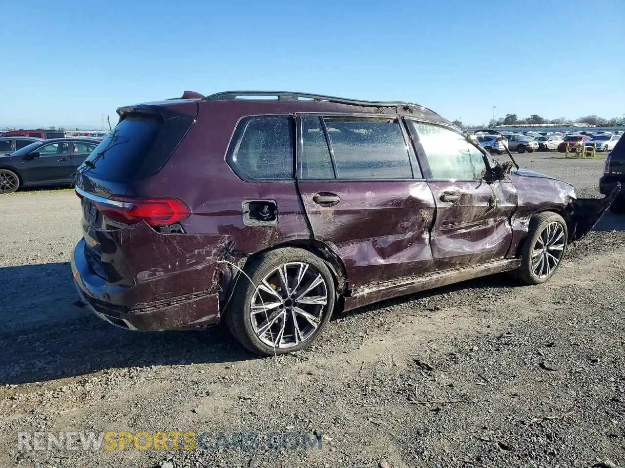 3 Photograph of a damaged car 5UXCW2C08N9M59250 BMW X7 2022