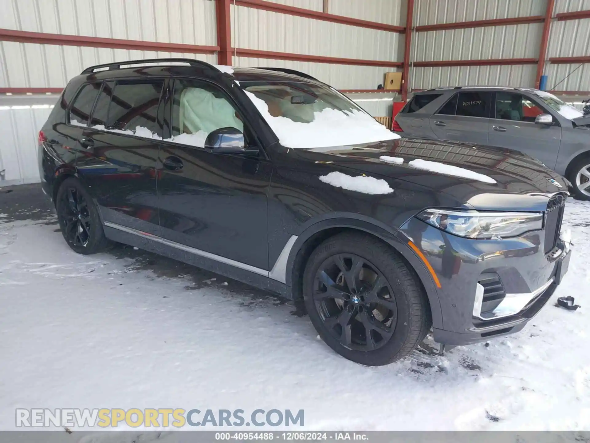 1 Photograph of a damaged car 5UXCW2C09N9J33814 BMW X7 2022