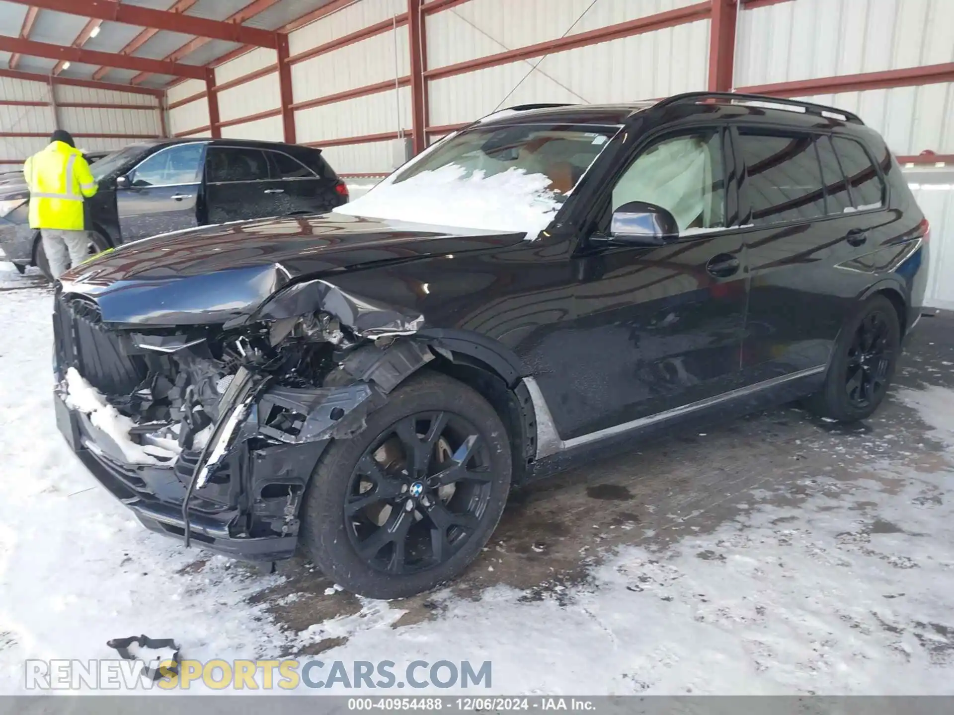 2 Photograph of a damaged car 5UXCW2C09N9J33814 BMW X7 2022