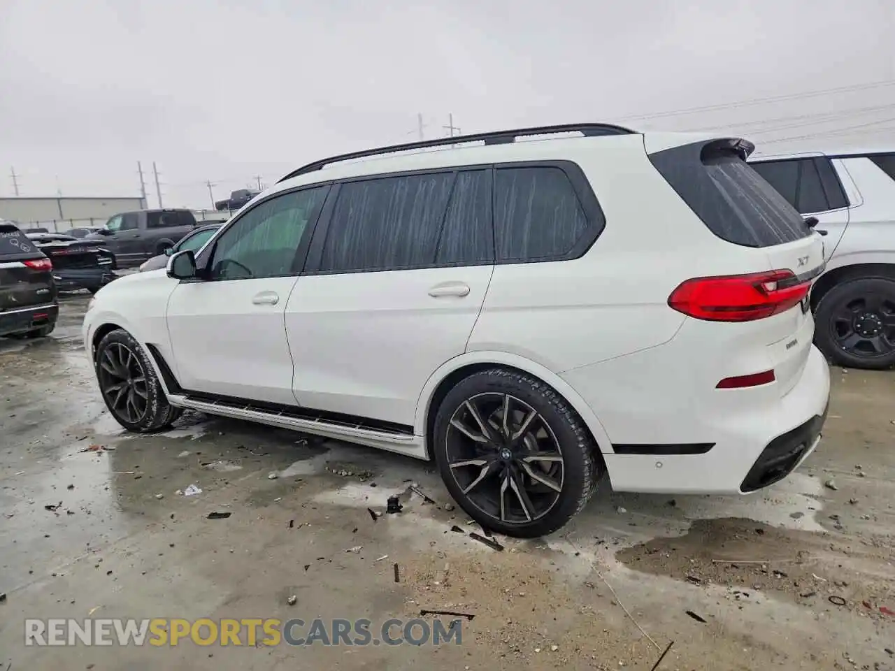 2 Photograph of a damaged car 5UXCW2C09N9K94471 BMW X7 2022