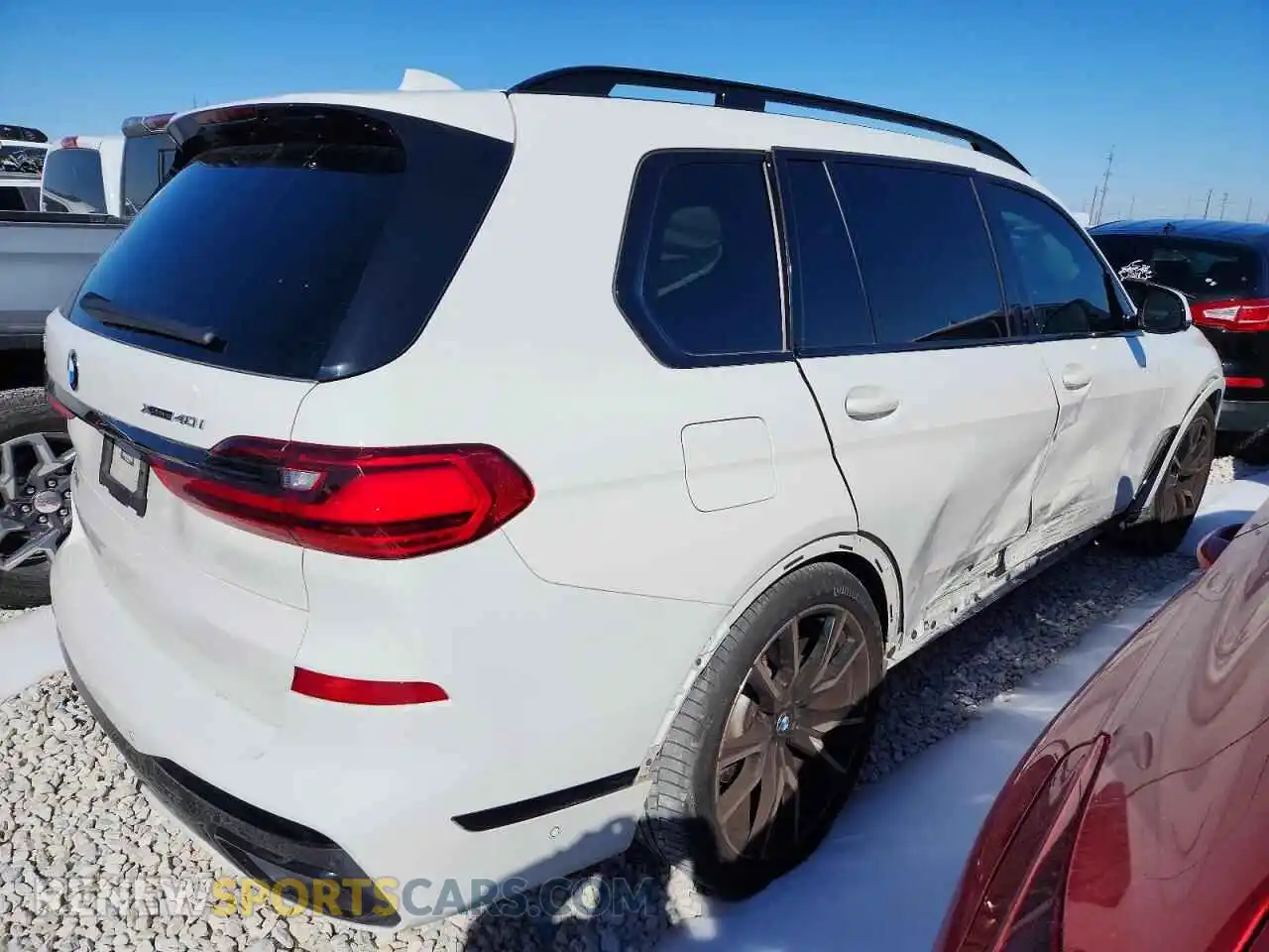 3 Photograph of a damaged car 5UXCW2C09N9K94471 BMW X7 2022