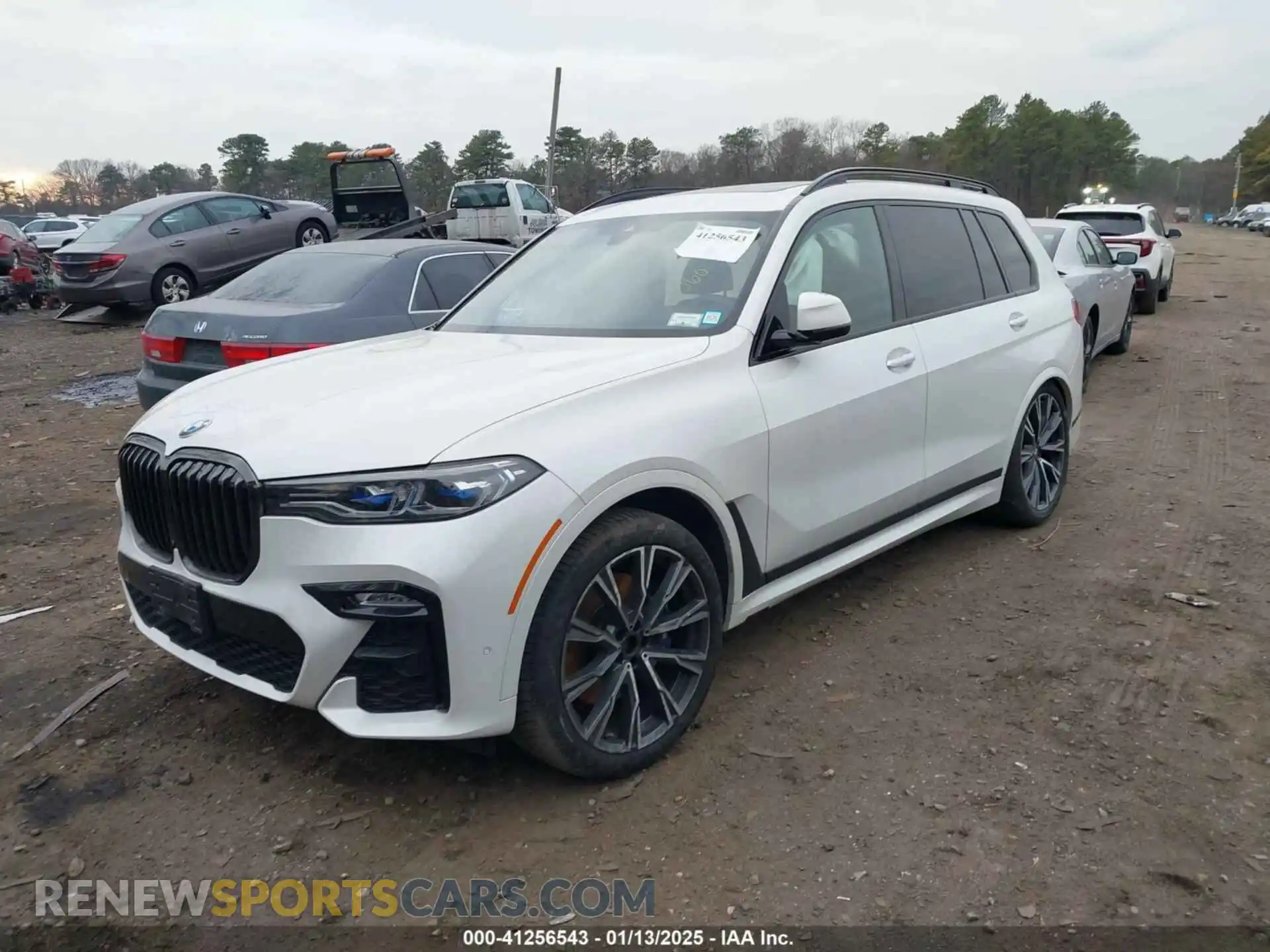 2 Photograph of a damaged car 5UXCX6C00N9K19775 BMW X7 2022