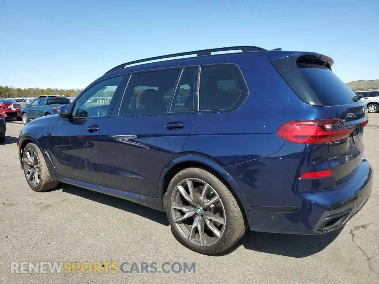 2 Photograph of a damaged car 5UXCX6C01N9J04750 BMW X7 2022