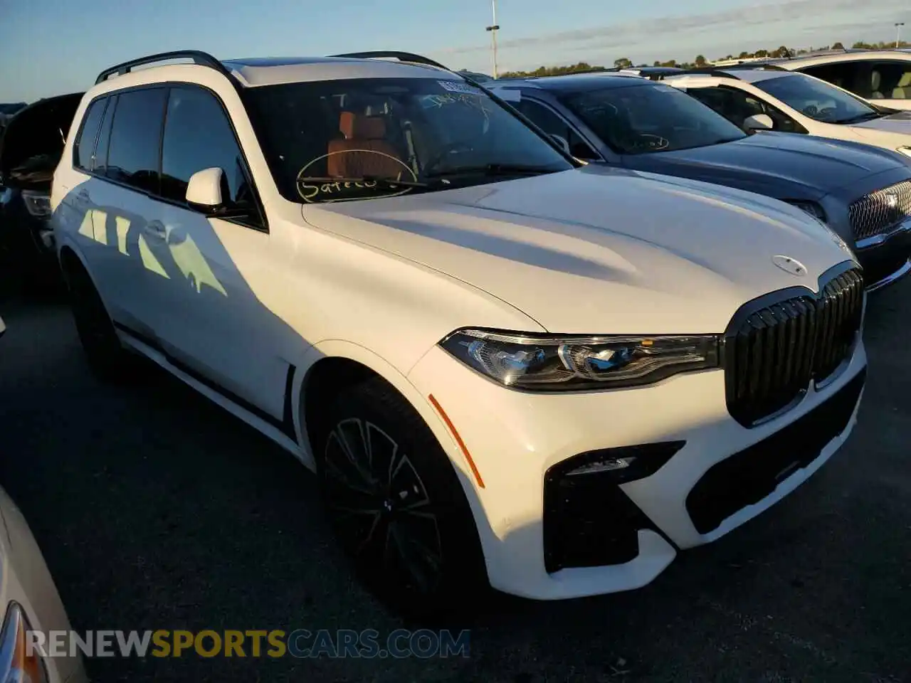 1 Photograph of a damaged car 5UXCX6C03N9K96172 BMW X7 2022