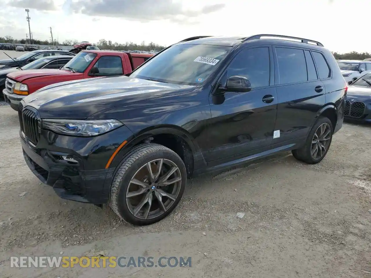 1 Photograph of a damaged car 5UXCX6C03N9L18686 BMW X7 2022