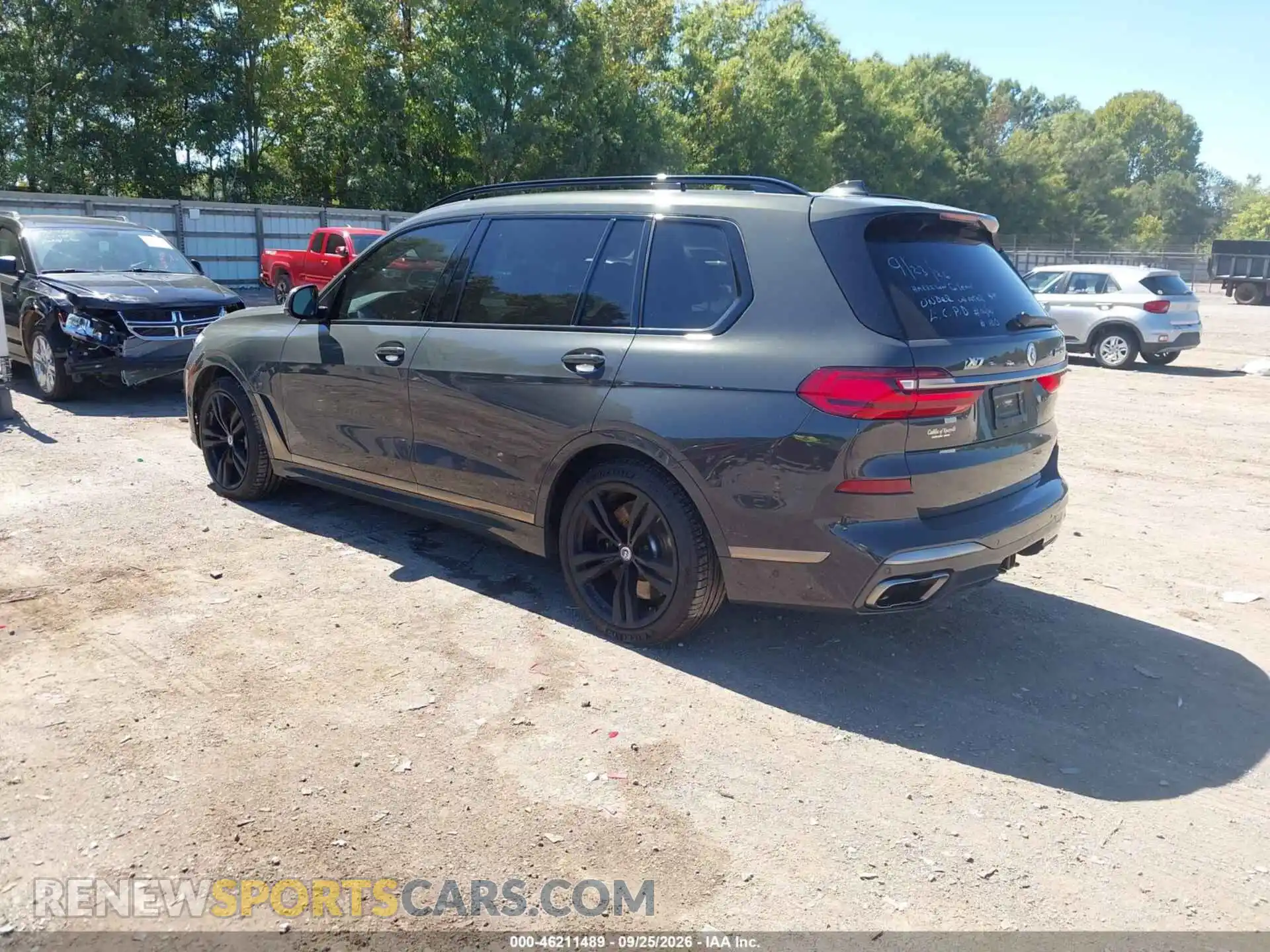 3 Photograph of a damaged car 5UXCX6C03N9M64148 BMW X7 2022