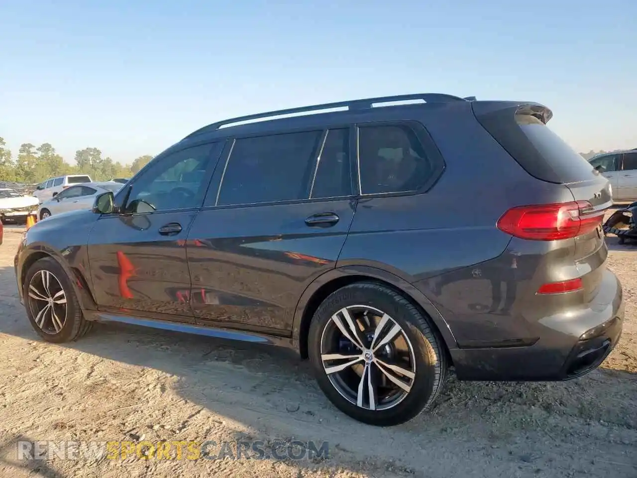 2 Photograph of a damaged car 5UXCX6C04N9N00722 BMW X7 2022