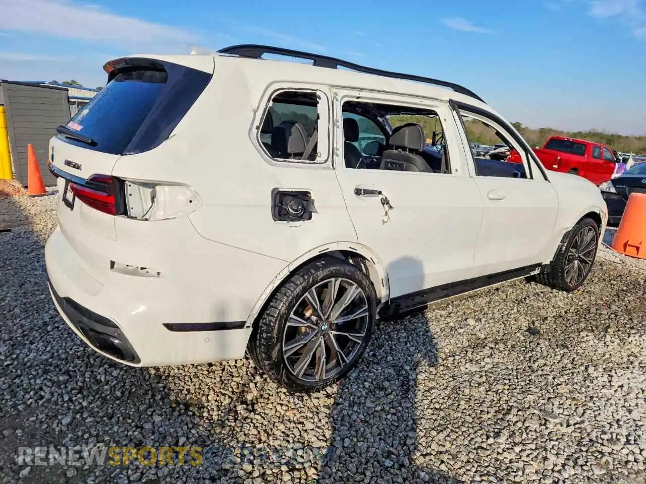 3 Photograph of a damaged car 5UXCX6C06N9J77483 BMW X7 2022
